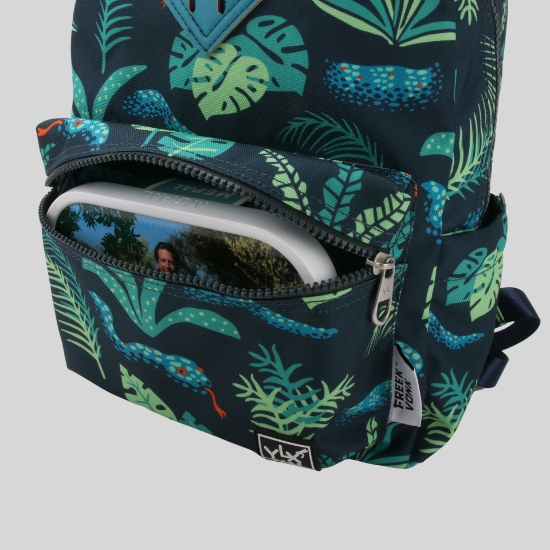 Oriole backpack front pocket